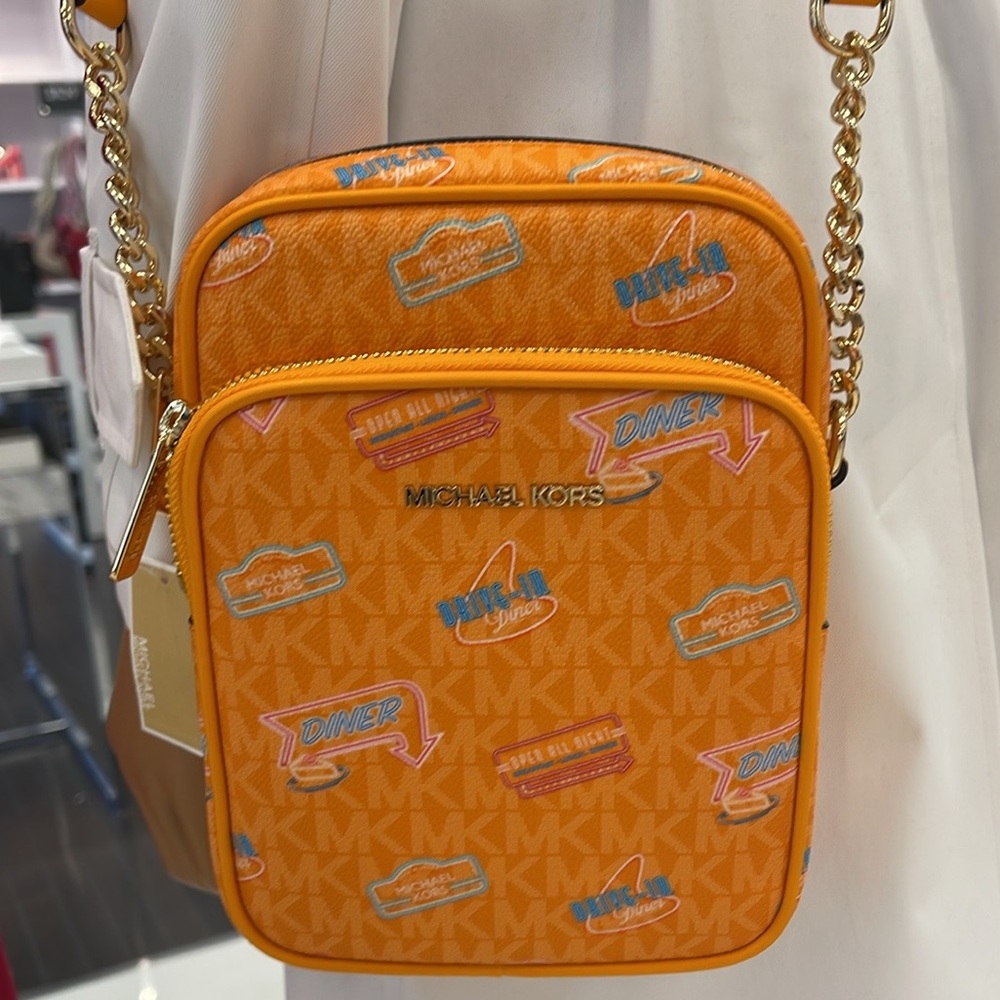 MICHAEL KORS
Jet Set Md Printed Signature Logo Crossbody NS CHAIN XBODY Flight